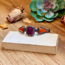 Load image into Gallery viewer, MJ Purple & Red Spiny Oyster Sterling Silver Cuff