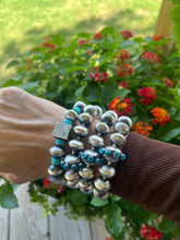 Load image into Gallery viewer, Sophia Becenti Handmade Pearl Stretch Bracelet