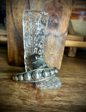 Load image into Gallery viewer, The Graduated Ball Cuff

