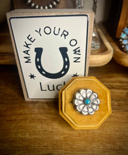 Load image into Gallery viewer, The Daisy Ring
