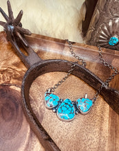 Load image into Gallery viewer, Tres Necklace
