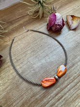 Load image into Gallery viewer, 14" Spiny Oyster &amp; Sterling Silver Pearl Choker – 3mm &amp; 10mm
