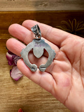 Load image into Gallery viewer, Naja Pendant with Red Spiny Oyster – Sterling Silver – Native Made by KB
