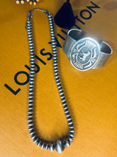 Load image into Gallery viewer, Handmade Valentina Haley Pearls
