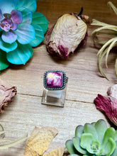 Load image into Gallery viewer, MJ Purple Spiny Oyster Sterling Silver Ring – Square - option 1
