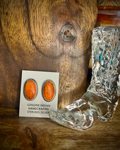 Load image into Gallery viewer, Spiny Oyster Oval Earrings
