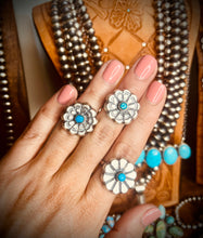 Load image into Gallery viewer, The Daisy Ring
