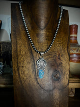 Load image into Gallery viewer, Golden Hills Pendant/Pearl Set
