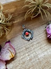Load image into Gallery viewer, Naja Pendant with Red Spiny Oyster – Sterling Silver – Native Made by KB
