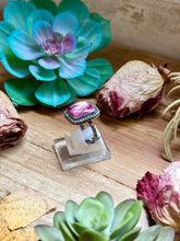 Load image into Gallery viewer, MJ Purple Spiny Oyster Sterling Silver Ring – Square - option 1
