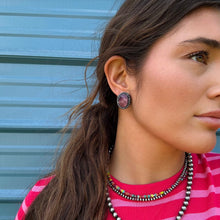 Load image into Gallery viewer, MJ Purple Spiny Oyster Oval Stud Earrings
